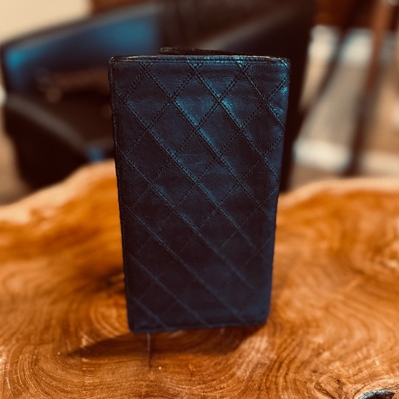 CHANEL Bicolore Quilted Lambskin Long Bifold Wallet Black - Picture 3 of 15